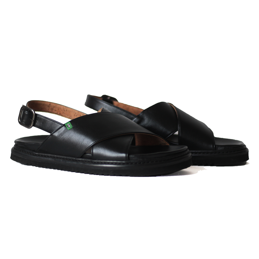 Supergreen black vegan sandal made of recycled and vegetable corn leather, eco-responsible, accessible and stylish vegan shoes. Ethical, ecological and responsible fashion, eco-design.